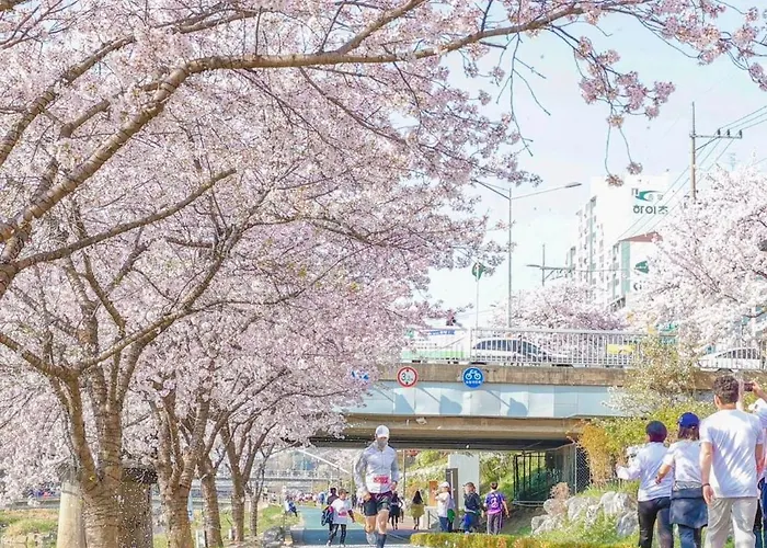 Lumi - 7min Walk From Yeonsinnae Station , Spacious Entire House Séoul